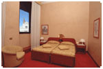 Pne of our rooms facing the square - Una delle nostre camere con vista sulla piazza